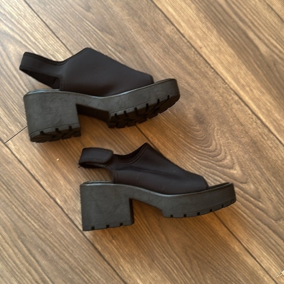 Vagabond size 8 black lug sole sling back chunky sandals neoprene - Picture 3 of 10